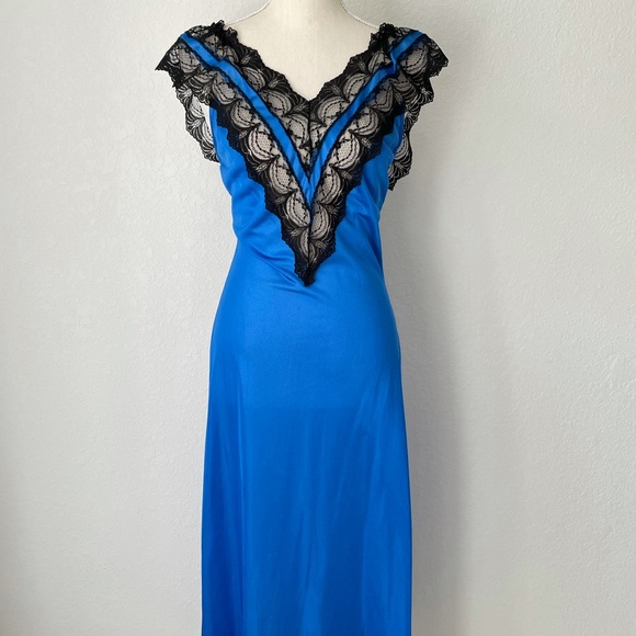 VINTAGE ROYAL BLUE LACE SILKY NIGHTGOWN SLIP DRESS MAXI MEDIUM - Picture 12 of 13